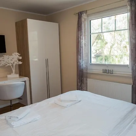 Premiumhaus Bodden Und Mehr-brise 보른