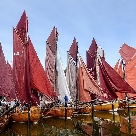 Premiumhaus Bodden Und Mehr-brise 보른